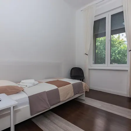 Appartement With Parking Space - 25524