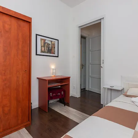 With Parking Space - 25524 Rijeka