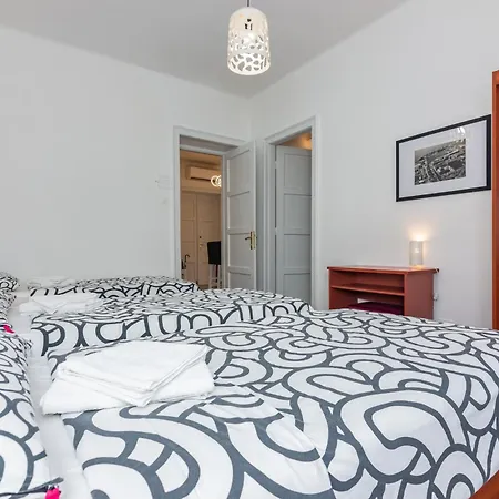 Appartement With Parking Space - 25524